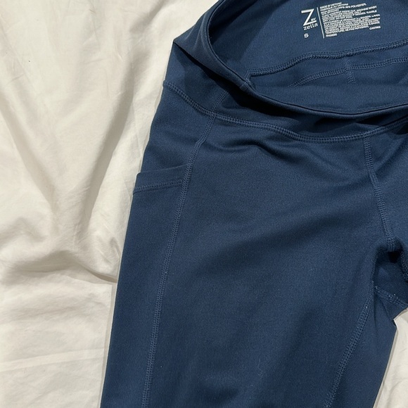 Zella studio high waisted legging - navy - with pockets - size small - Picture 4 of 4